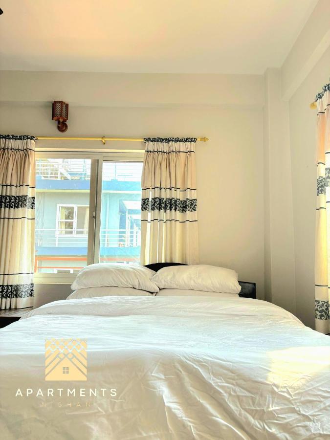 Nishan Apartments -Lakeside โพคารา ภายนอก รูปภาพ