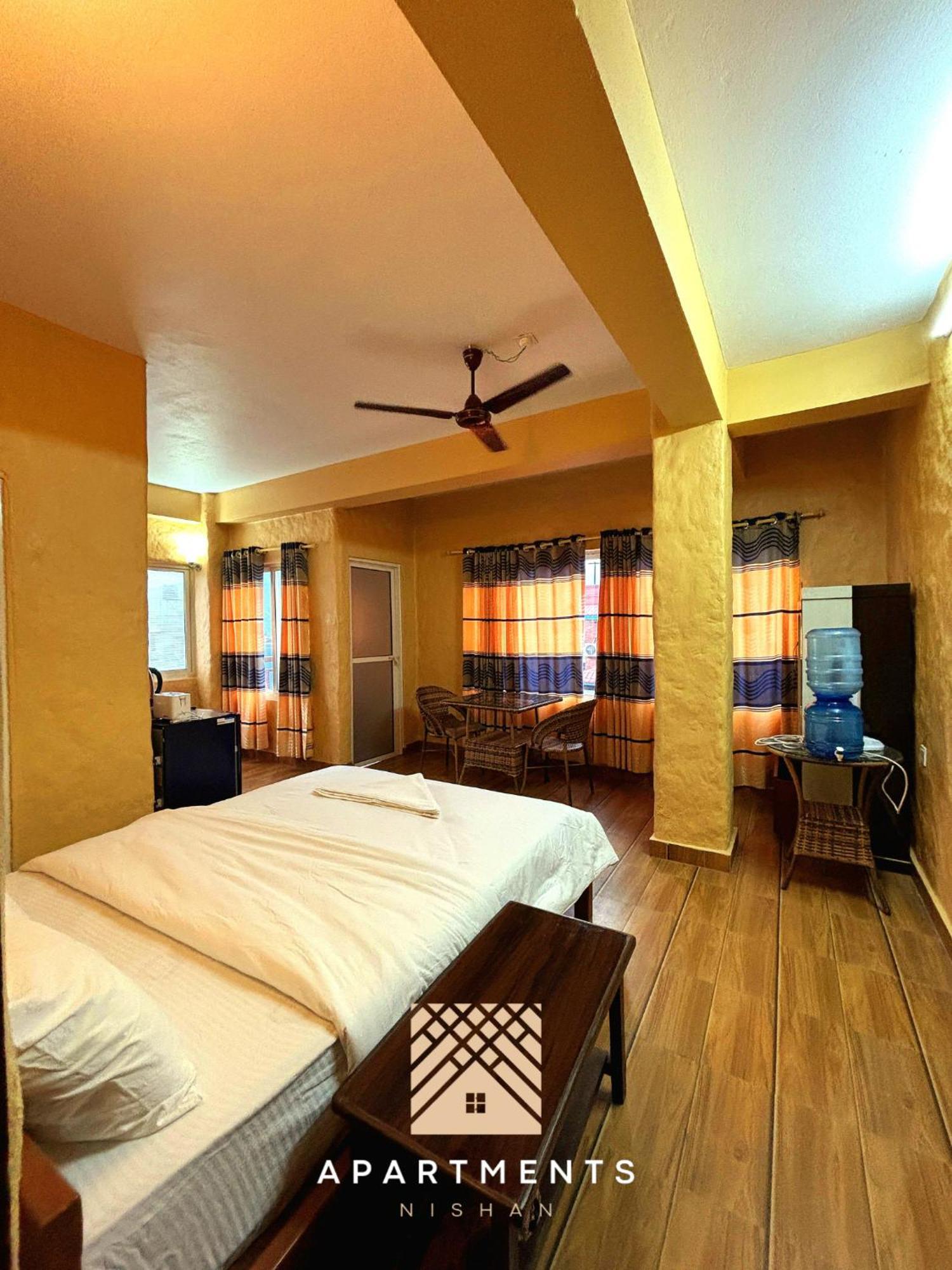 Nishan Apartments -Lakeside โพคารา ภายนอก รูปภาพ