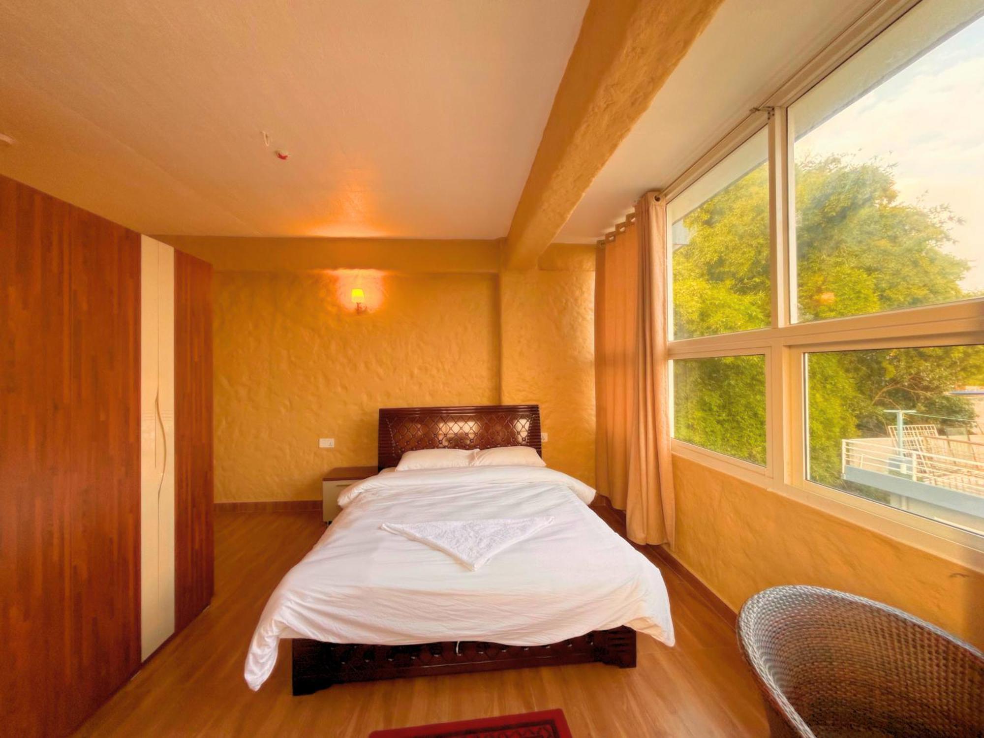 Nishan Apartments -Lakeside โพคารา ภายนอก รูปภาพ