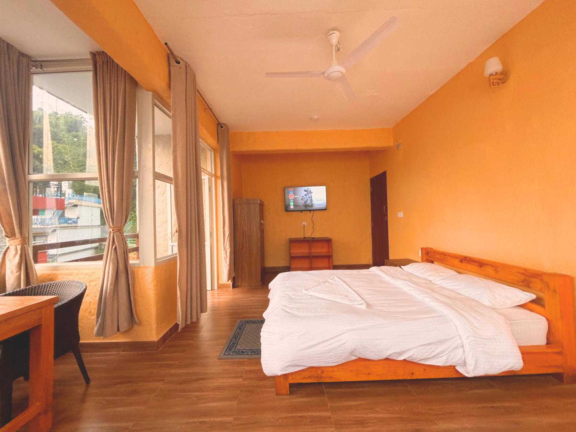 Nishan Apartments -Lakeside โพคารา ภายนอก รูปภาพ
