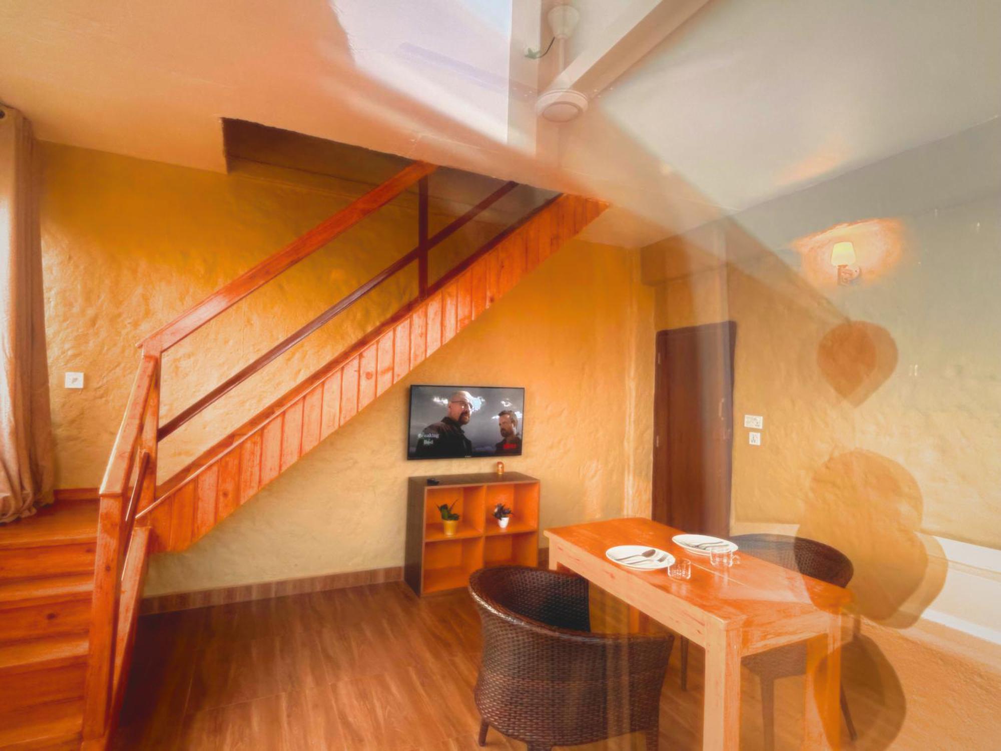 Nishan Apartments -Lakeside โพคารา ภายนอก รูปภาพ